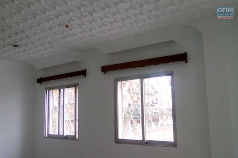 A louer un local pour usage professionnel d'une superficie de 150m2 dans les quartiers d'affaires d'Ankorondrano