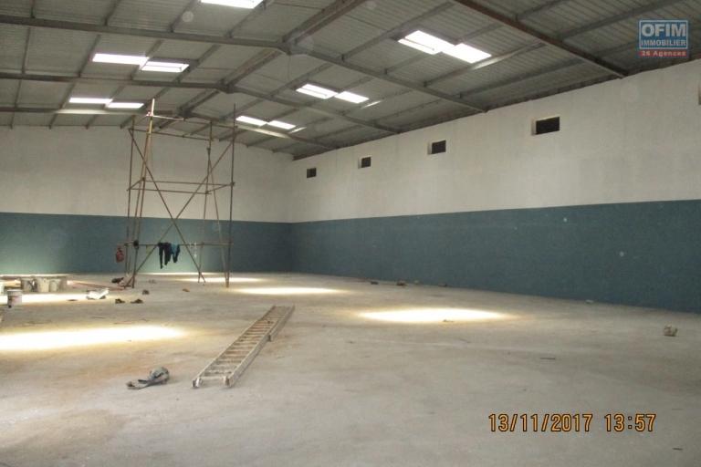 OFIM offre en location un entrepôt de 400m2 sur By pass Ambohimangakely