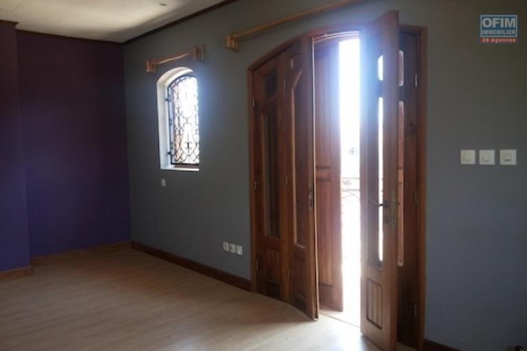 A louer une villa de type F5 à mahatony Ivandry Antananarivo