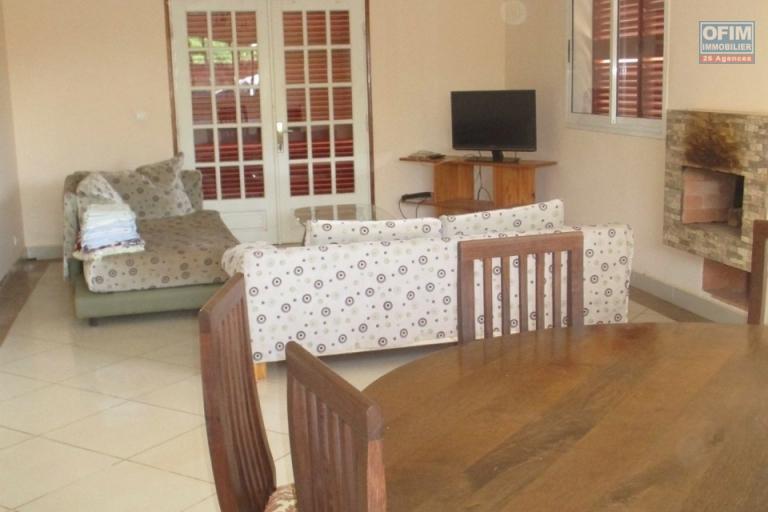 OFIM propose en location une villa F5 semi meublée à Ambohitrarahaba