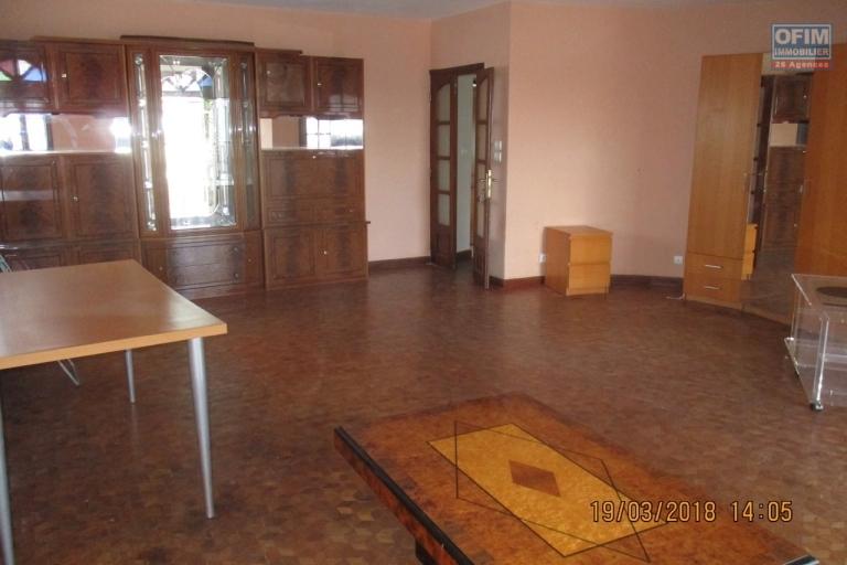 OFIM met en location une villa F4 semi meublée à Ambohibao
