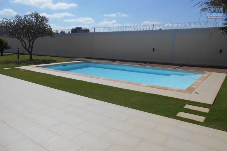 A louer une villa de type F5 avec piscine à Fitrohafana Ivato ( NON DISPONIBLE )