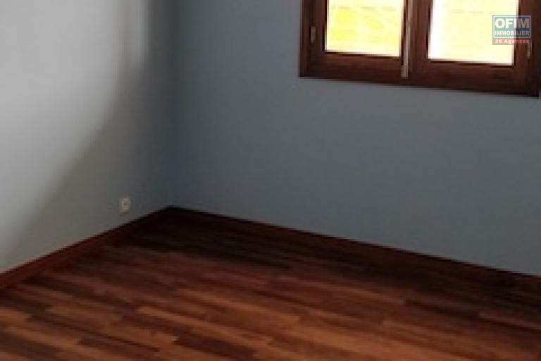 villa f4 &agrave; vendre &agrave; Ambatolampy tsimahafotsy. Contact Mr Jacky 0340244304