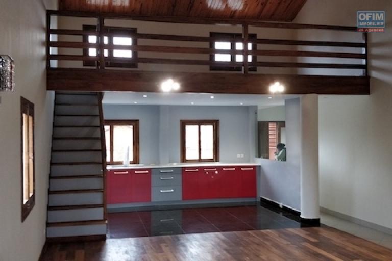 villa f4 &agrave; vendre &agrave; Ambatolampy tsimahafotsy. Contact Mr Jacky 0340244304