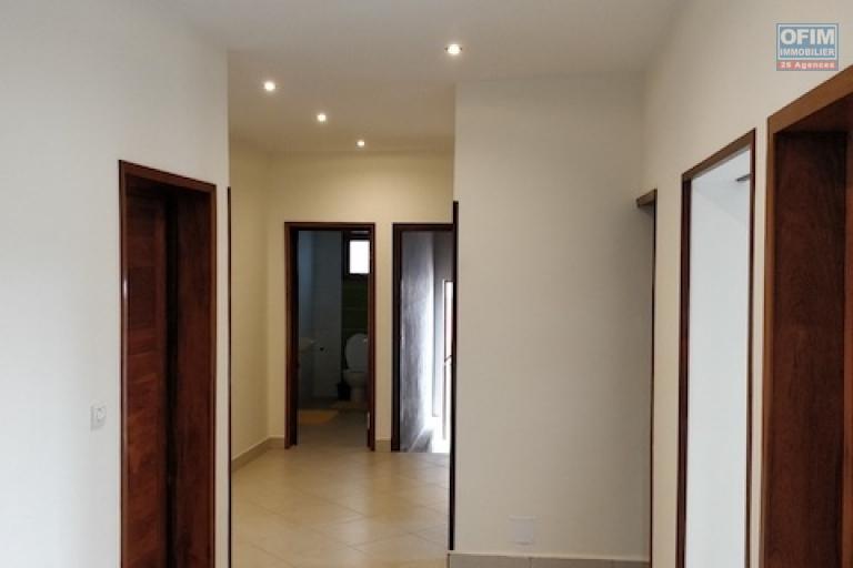 villa f4 &agrave; vendre &agrave; Ambatolampy tsimahafotsy. Contact Mr Jacky