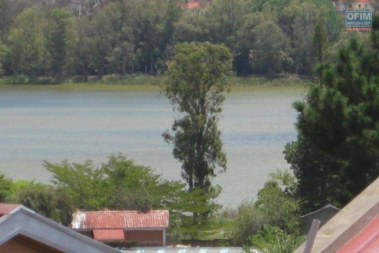 A louer une spacieuse villa à étage F6 dans un quartier calme et sécurisé à Ankadindravola Ivato