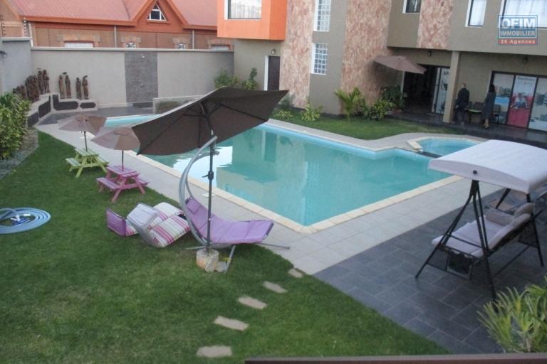 OFIM offre en location des appartement T3 neuf avec piscine et salle de sport à Ambatobe
