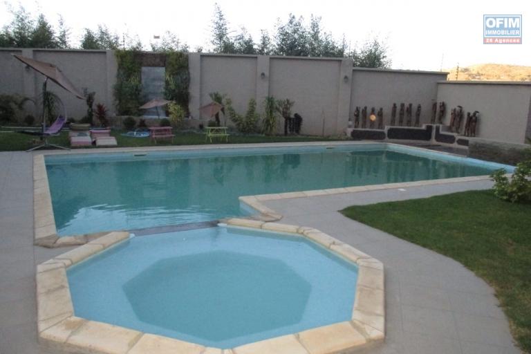 OFIM offre en location des appartement T3 neuf avec piscine et salle de sport à Ambatobe