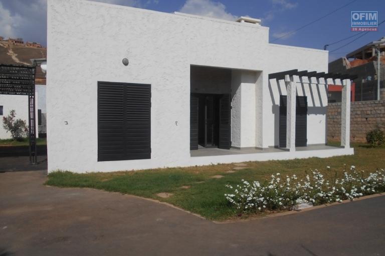 A louer une villa F5 dans une résidence sécurisée à Ambatobe Antananarivo