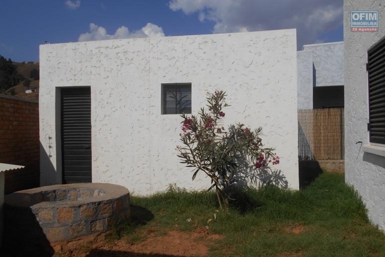 A louer une villa F5 dans une résidence sécurisée à Ambatobe Antananarivo