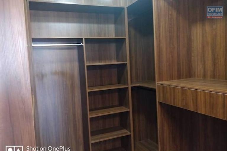 A vendre une villa F5 de standing neuve  avec 170 M2 habitable et vue magnifique  sur ivato. Contact Mr Jacky 034 02 443 04