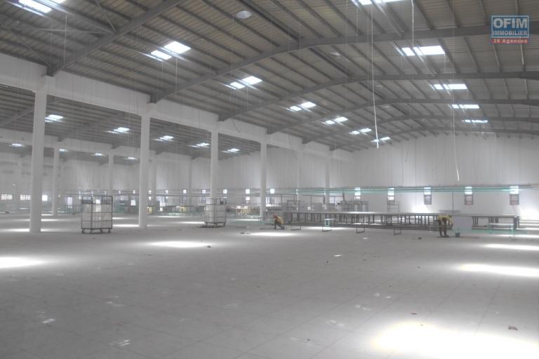 OFIM offre en location un entrepôt neuf de 5000m2 à Anosizato ( LOUE ) CONTACT LALAINA 0340858376