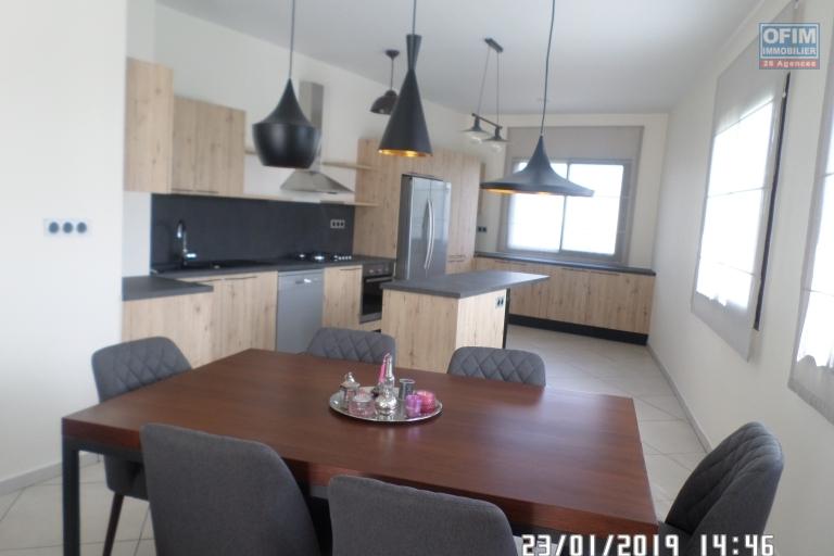 OFIM vous offre un appartement meublé T2 à louer sur Ivandry. LOUE