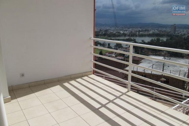 Appartement T3 avec vue à Ambatonakanga