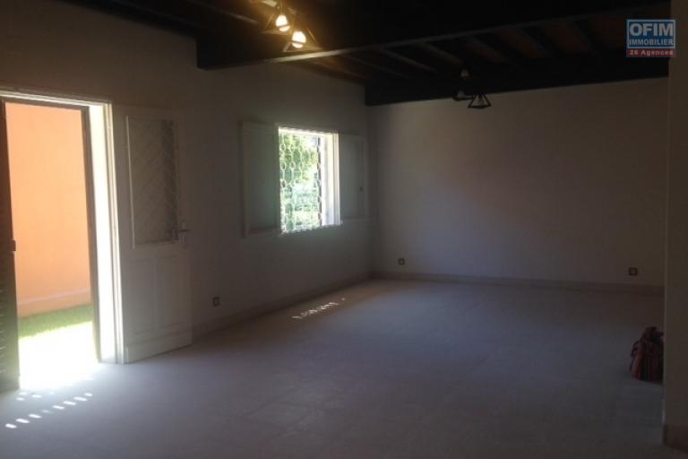 A louer une belle villa &agrave; &eacute;tage F4 dans une r&eacute;sidence &agrave; Tanjombato. NON DISPONIBLE