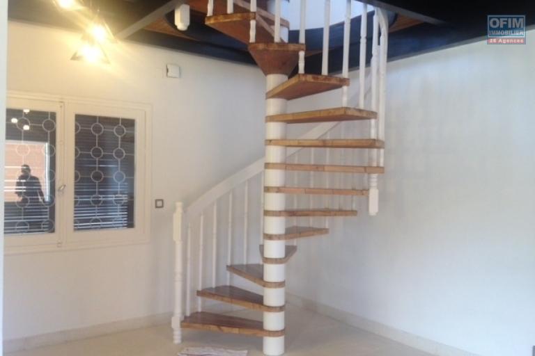 A louer une belle villa &agrave; &eacute;tage F4 dans une r&eacute;sidence &agrave; Tanjombato. NON DISPONIBLE