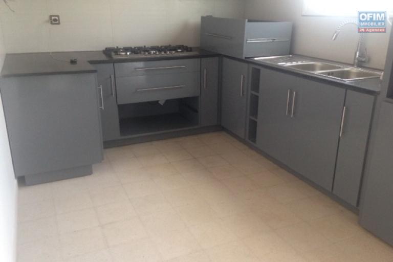 A louer une belle villa &agrave; &eacute;tage F4 dans une r&eacute;sidence &agrave; Tanjombato. NON DISPONIBLE