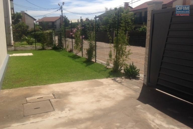 A louer une belle villa &agrave; &eacute;tage F4 dans une r&eacute;sidence &agrave; Tanjombato. NON DISPONIBLE