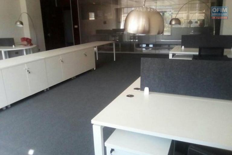 A louer des locaux de haut standing pour usage professionnels à Mandrosoa Ivato. (NON DISPONIBLE)
