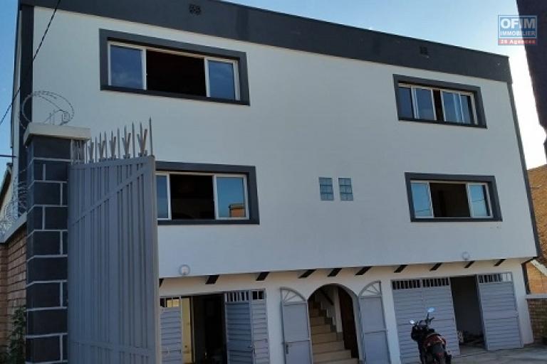 A louer un appartement de type T4 en duplex sis à Ambohibao Andranoro (NON DISPONIBLE)