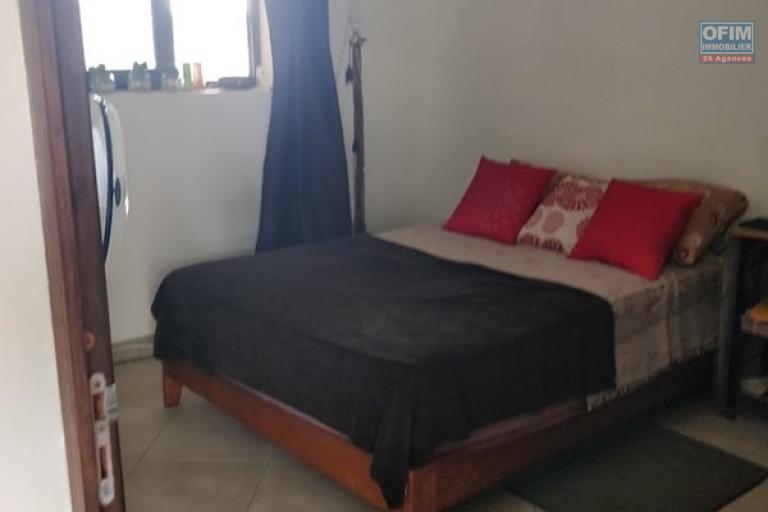 A vendre très grande propriété de 8000 m2 au bord de la RN4( andakana). Contact Mr Jacky 034 02 443 04