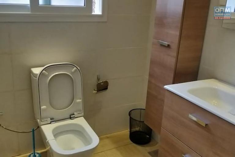 Vente grande villa F8 de standing avec piscine  dans une propri&eacute;t&eacute; de 4100M2. Contact Mr Jacky