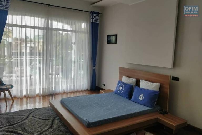 Vente grande villa F8 de standing avec piscine  dans une propri&eacute;t&eacute; de 4100M2. Contact Mr Jacky 034 02 443 04