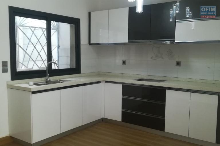 Location Appartement ANTANANARIVO (TANANARIVE) 6 appartements T3