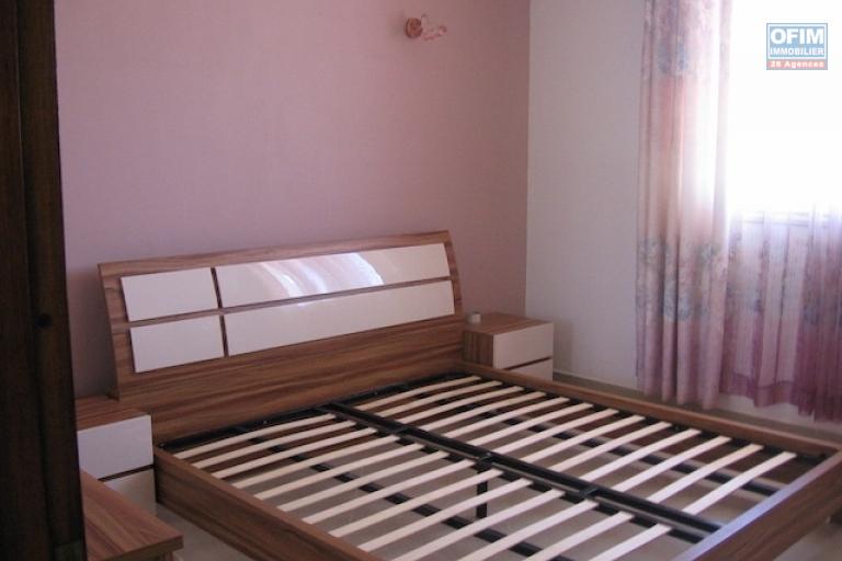 A louer une belle villa à étage F5 + appartement trois niveaux proche de Shoprite à Talatamaty
