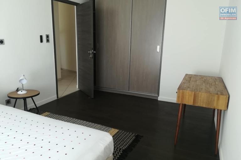 OFIM met en location un appartement T3 meublé dans une résidence sécurisée 24/24 à Ivandry près de toutes les commodités. Il est à 10min du centre ville