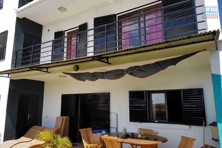 OFIM met à la location une villa à étage de type F6 à Ambatobe Masinandriana.Elle est à moins de 10min du Lycée Français.LOUE