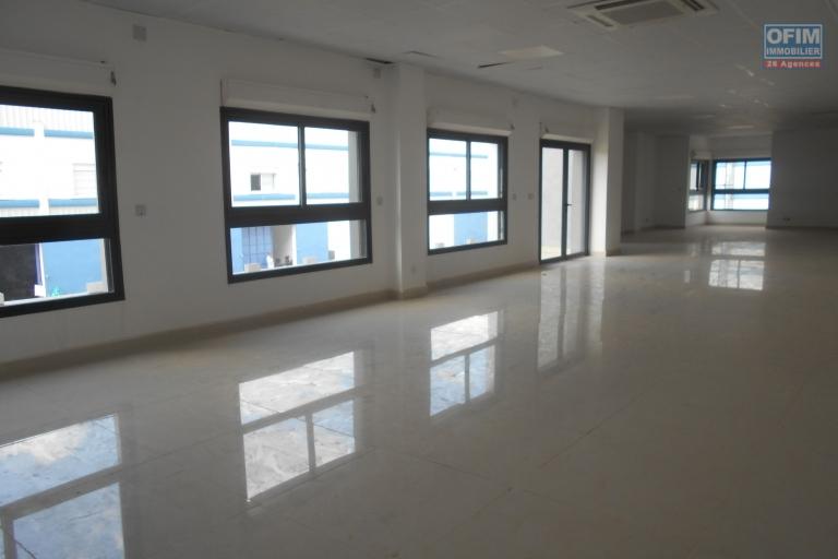 Des bureaux 287m2 à Tanjombato