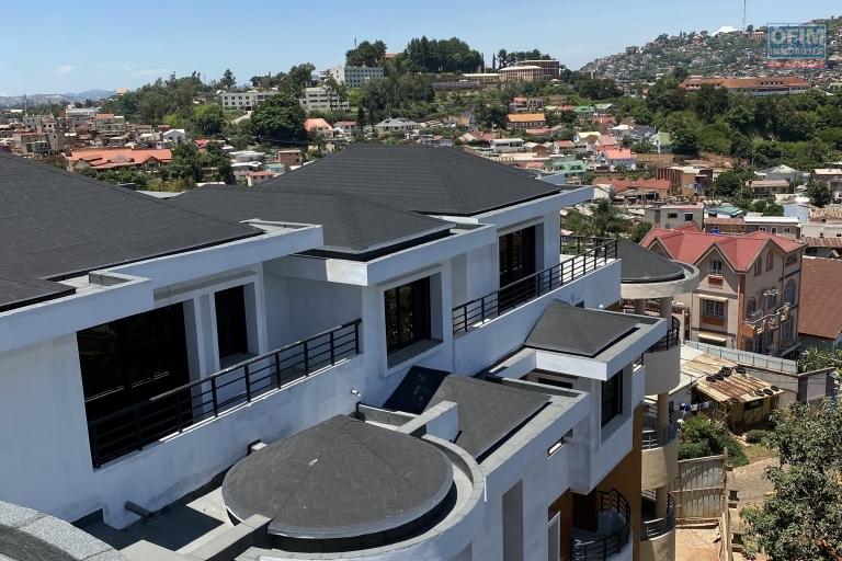 Duplex T5 de 176 m2, flambant neuf avec magnifique vue sis à Tsiadana - Antananarivo