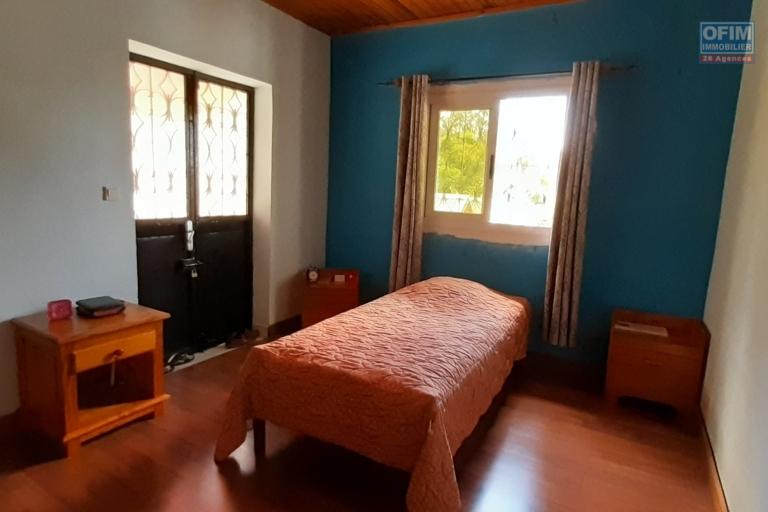 Propriété de 1862 m2 avec 2 villas et un studio sise à Iavoloha- Antananarivo