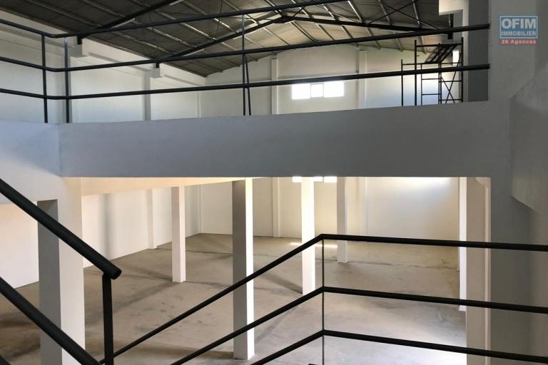 A louer un entrep&ocirc;t de 750m2 &agrave; Ankorondrano Antananarivo ( CONTACT LALAINA 034 08 583 76 )