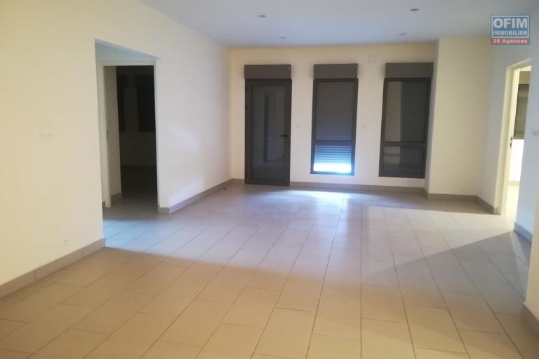 OFIM loue des appartements T3 et T4 en centre ville Tsaralalana au BDR. LOUE