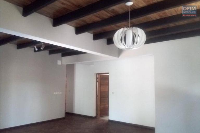 A louer un appartement neuf T4 dans un endroit facile d'accès à Mandrosoa Ivato