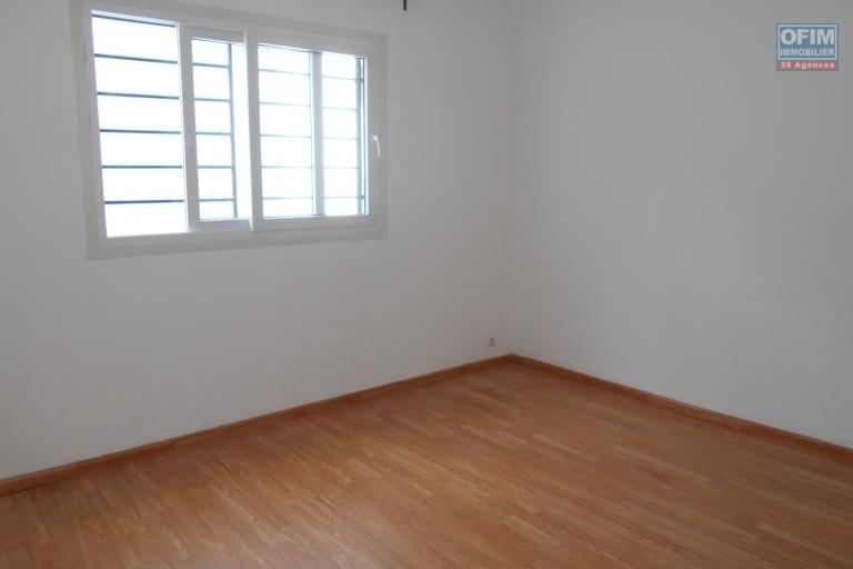 Un appartement T3 sécurisé à Ambohimiandra ( NON DISPONIBLE )