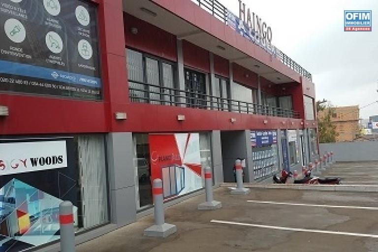 Un local commercial ou professionnel de 83 m2 à Ambohibao