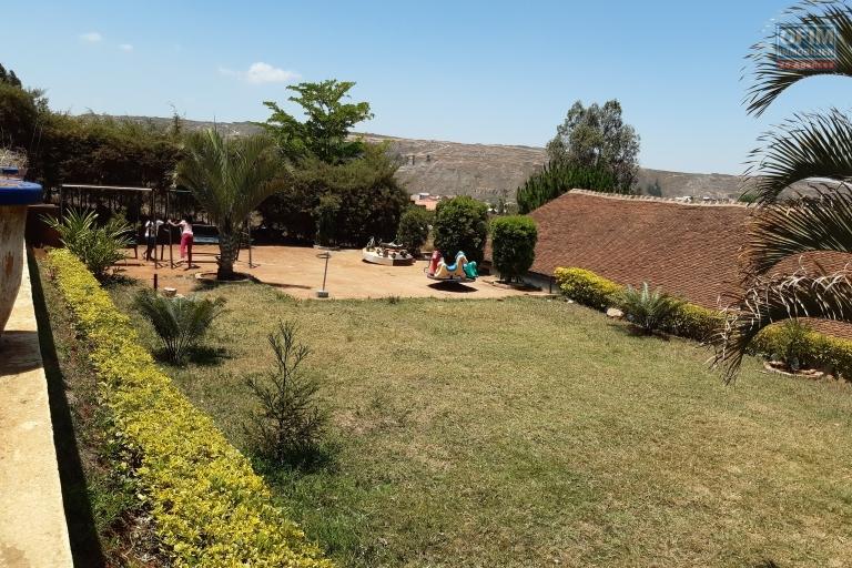Espace et centre de loisir sur 6000 m2 de terrain à Vontovorona - Antananarivo