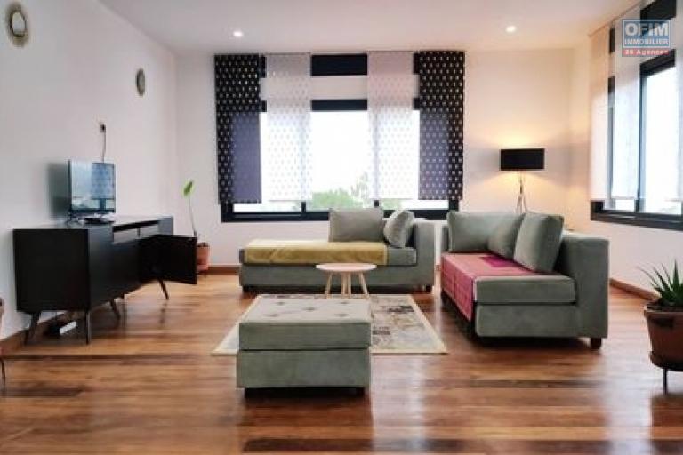 OFIM Immobilier offre en location des appartements de 125m2 et 140m2 neufs T3 meublés et Wifi inclus à Ambolokandrina