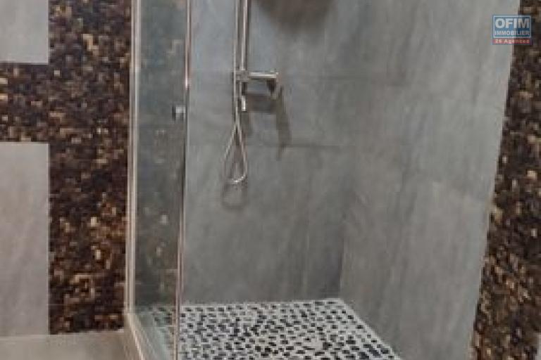 OFIM Immobilier offre en location des appartements de 125m2 et 140m2 neufs T3 meublés et Wifi inclus à Ambolokandrina.