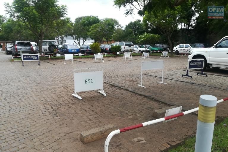 Des locaux de 82m2, 95m2, 104m2, 145m2, 195m2, 266m2 à Ivandry