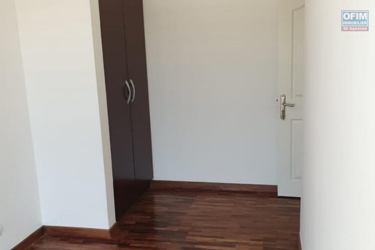 A Ampefiloha, OFIM immobilier offre en location deux appartements neufs T3 de 64m2 en moins de 5min d'Analakely