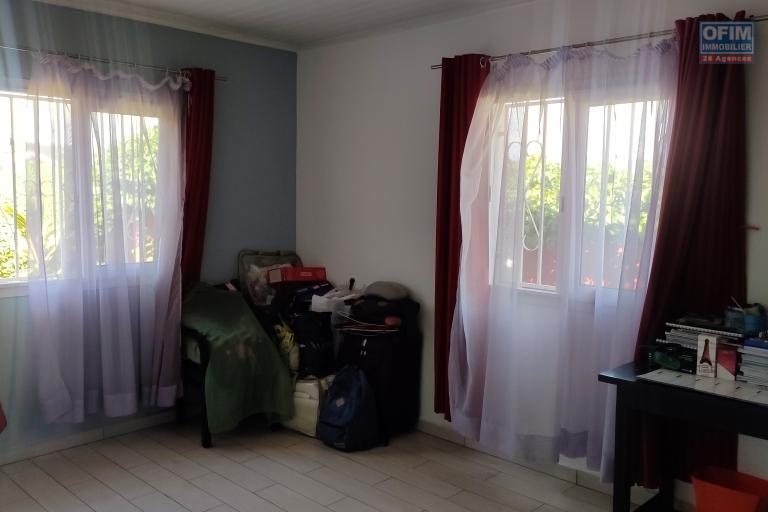 OFIM met en location une coquette villa non meublée de 3 chambres, un living, un petit jardin et enfin un garage fermé pour une voiture dans une résidence sécurisée à Ambohitrarahaba.NON DISPONIBLE