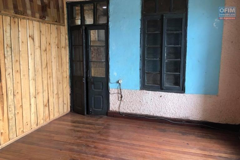 VENTE d'une Maison traditionnelle à rénover sur Ambohimanarina