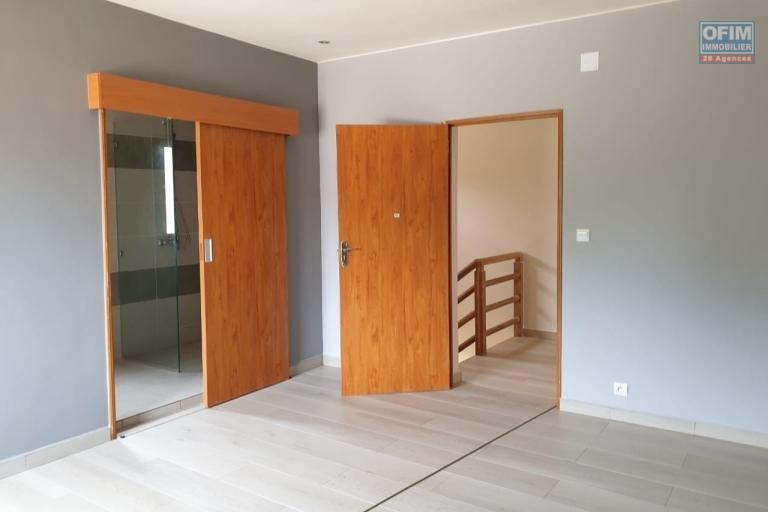 Une villa F5 neuve avec piscine à Mandrosoa Ivato
