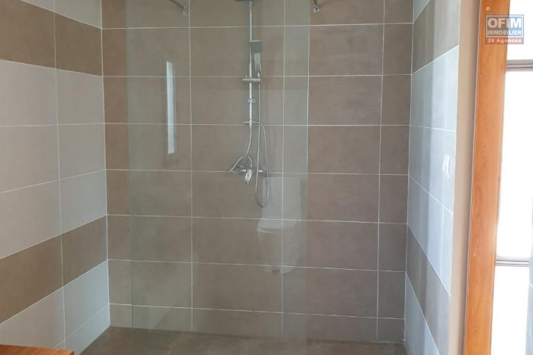 Une villa F5 neuve avec piscine à Mandrosoa Ivato