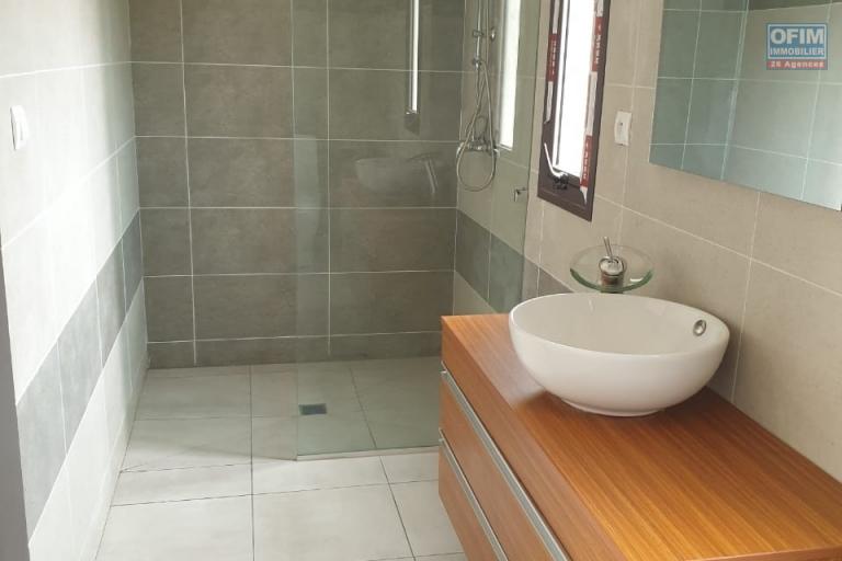 Une villa F5 neuve avec piscine à Mandrosoa Ivato