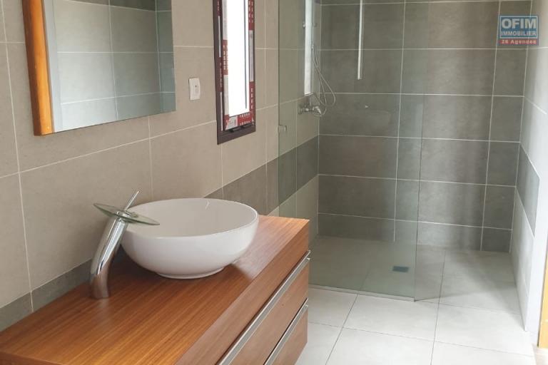 Une villa F5 neuve avec piscine à Mandrosoa Ivato